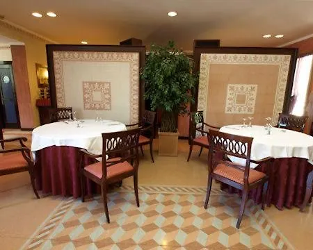 Hotell Enrichetta 3*