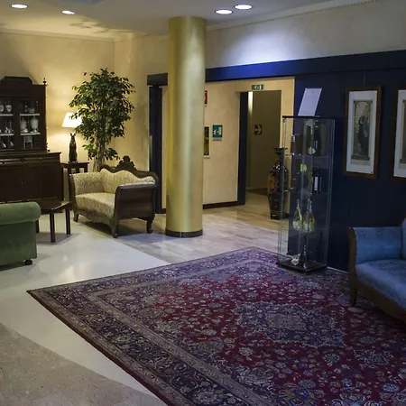 Hotell Enrichetta 3*