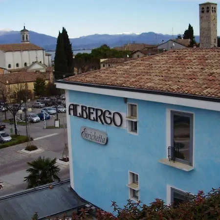 Hotell Enrichetta 3*