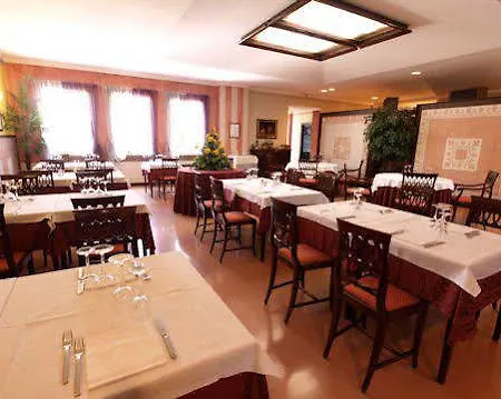 Hotell Enrichetta 3*