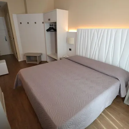 Enrichetta 3* Desenzano del Garda