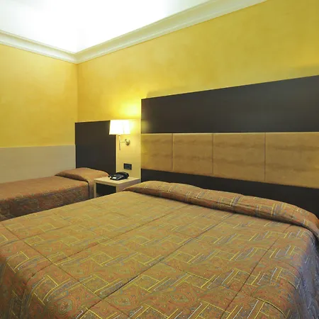 Enrichetta 3* デセンツァーノ・デル・ガルダ