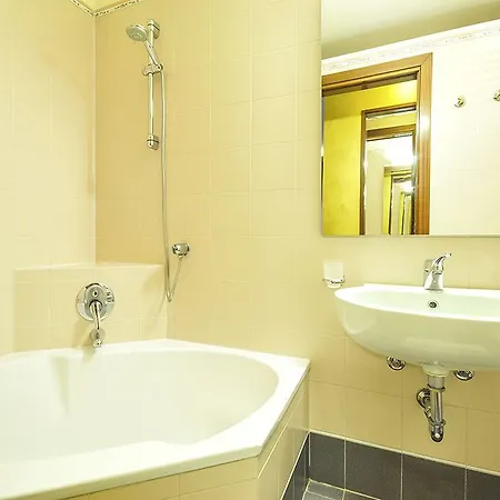 Enrichetta 3* Desenzano del Garda